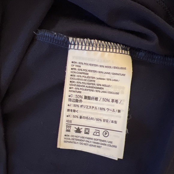 Women’s Arcteryx dark blue short sleeve shirt - Picture 5 of 5